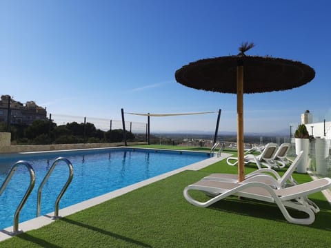 Day, Swimming pool, Swimming pool, sunbed