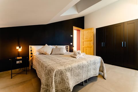 Bed, Photo of the whole room, Bedroom, wardrobe