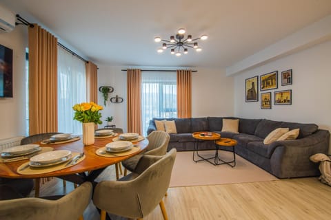 Living room, Seating area, Dining area