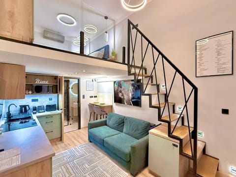TV and multimedia, Kitchen or kitchenette, Living room, Seating area