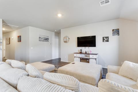 Families with Pets Welcome! Home 22 Mi to Dtwn OKC House in Oklahoma City