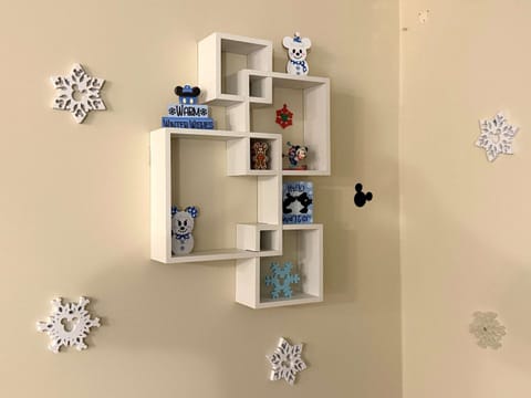 Disney Wonderland Suite at Jiminy-Ski On Off Mtn - Must See Stitch and Mickey Magic Apartment in Lanesborough