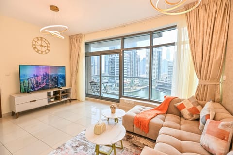 Property building, Lake view, Lake view, Pool view, Pool view