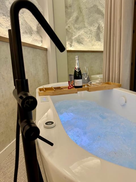 Hot Tub, Hot Tub, Bath