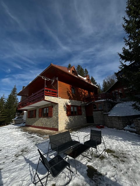 Property building, Natural landscape, Winter
