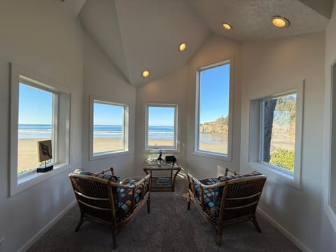 Seating area, Landmark view, Sea view