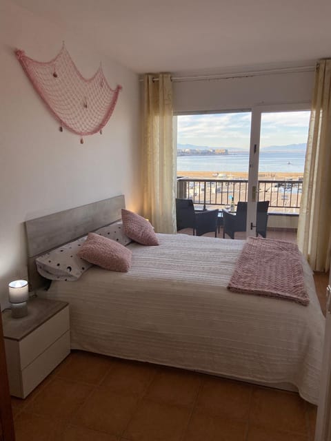 Bed, Balcony/Terrace, Bedroom, Sea view