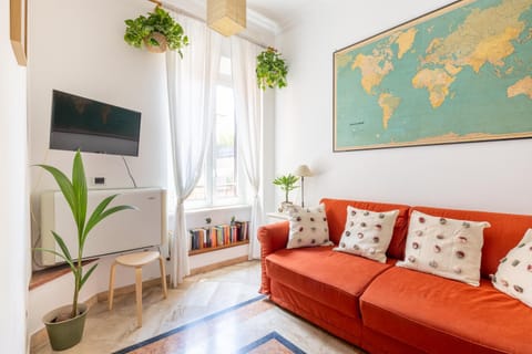 Communal lounge/ TV room, TV and multimedia, Living room, Seating area, Evening entertainment, air conditioner