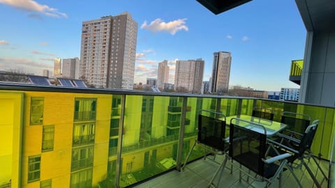 View (from property/room), Balcony/Terrace, City view