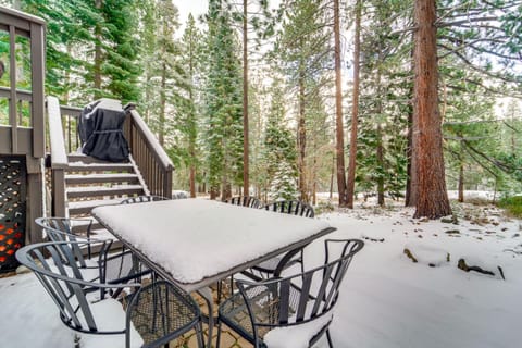 Shuttle to Slopes Northstar Gem with Hot Tub Access House in Northstar Drive