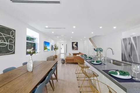 Up to 12 guests! Modern Villa near Wynwood 29! Villa in Miami