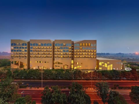 Property building, Facade/entrance, Facade/entrance