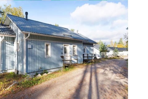 Huvila saunalla ja paljulla Korpilammen rannalla Apartment in Uusimaa
