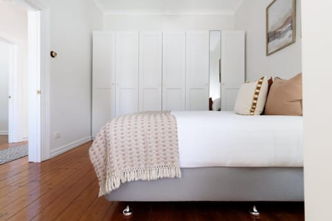 Sunny Cottage Close to Town Centre House in Launceston