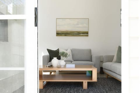 Sunny Cottage Close to Town Centre House in Launceston