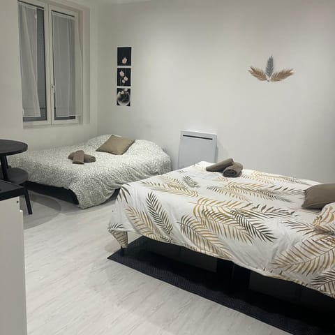 Paul Bert-4 studio familial Apartment in Cambrai