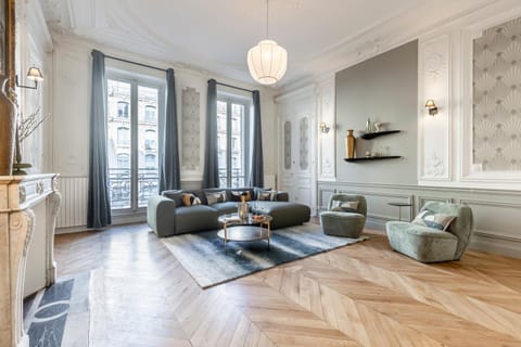 Living room, Seating area