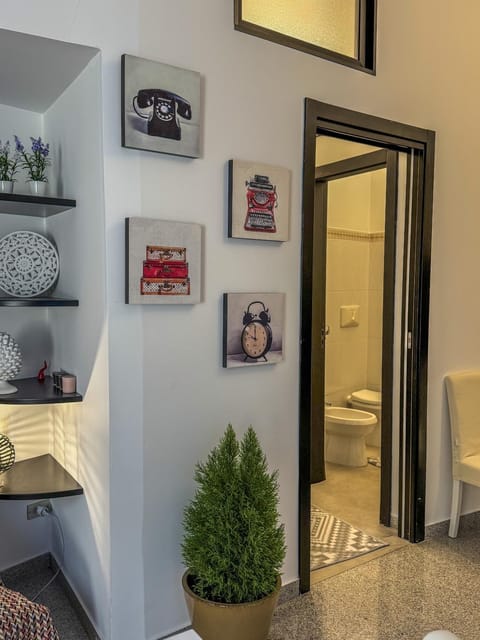 Bathroom, Living room, Seating area