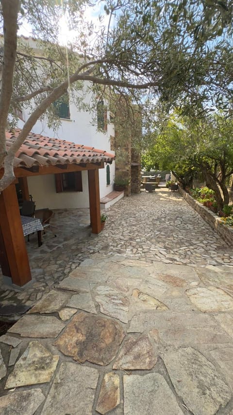 Villa Le Ginestre House in La Caletta