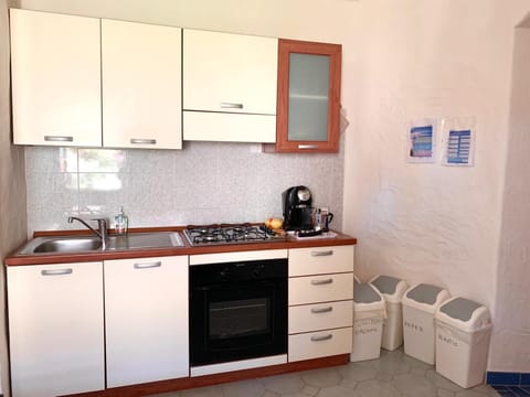 Villa Le Ginestre House in La Caletta