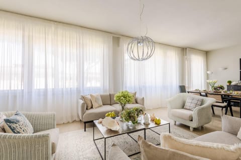 Ocean Breeze Lido di Camaiore Apartment in Emilia-Romagna