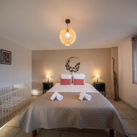 Bed, Bedroom, cot
