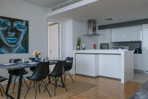 Kitchen or kitchenette, Seating area, Dining area