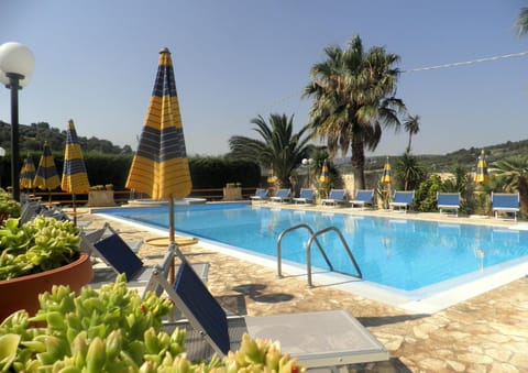 Day, Swimming pool, Swimming pool