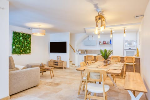 Property building, Living room