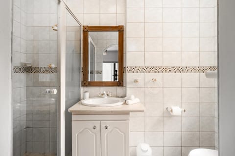 En-suite Room, Walking distance to Kite Beach Vacation rental in Cape Town