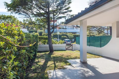 M051 - Marcelli, villetta con giardino vicino al mare Apartment in Marcelli