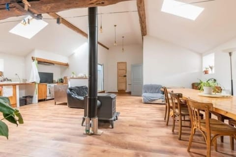 Kitchen or kitchenette, Living room, Dining area, oven