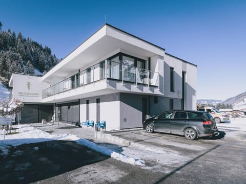 Property building, Facade/entrance, Off site