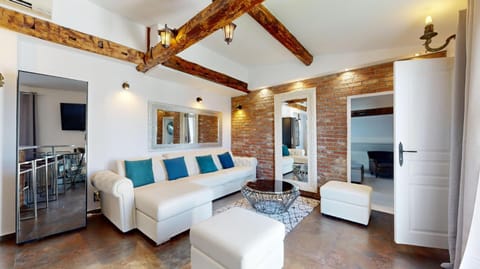 Bed, Living room, Bedroom