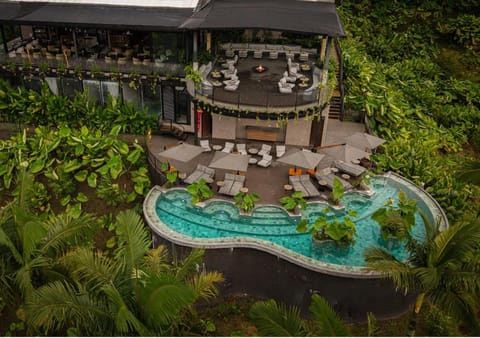 Restaurant/places to eat, Bird's eye view, Balcony/Terrace, Swimming pool