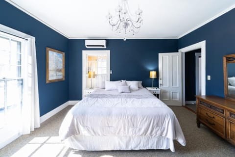 210 Main St Apartment in Ellsworth