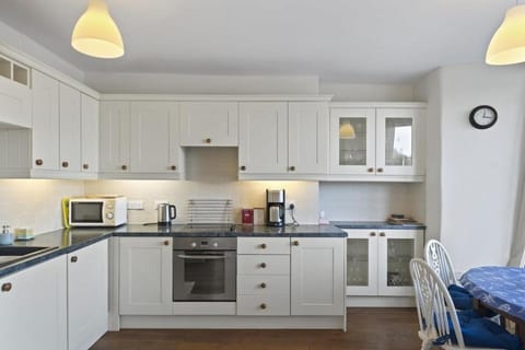 Apartment Sea Views & Terrace on Waters Edge in Polruan Apartment in Fowey