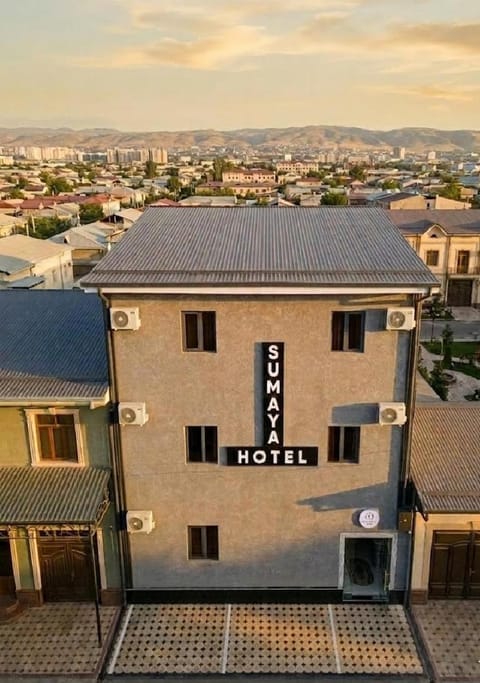 Property building, Day, Neighbourhood, City view, Street view