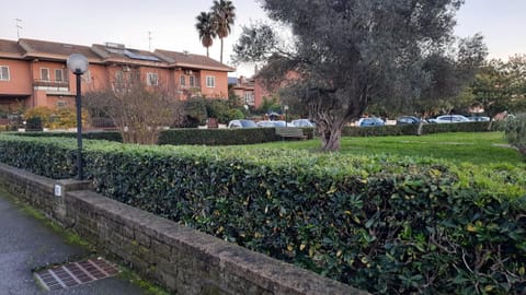 Property building, Natural landscape, Garden, Street view, Parking