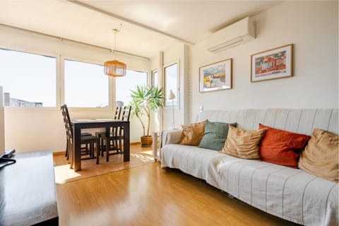 TV and multimedia, Living room, Seating area, Dining area, Family, Family, internet, pet friendly, air conditioner
