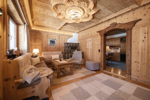 Living room, Photo of the whole room, Seating area