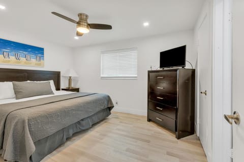 ULTRA peaceful 2 bedroom beach&boardwalk apartment Apartment in Hollywood Beach