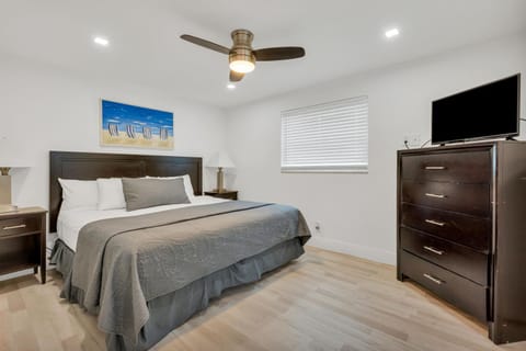 ULTRA peaceful 2 bedroom beach&boardwalk apartment Apartment in Hollywood Beach