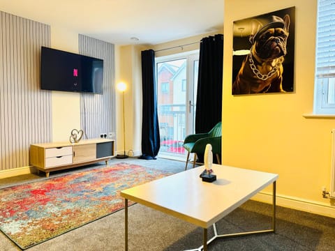 Communal lounge/ TV room, TV and multimedia, Living room