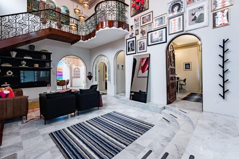 Roma Elite Residence Spacious and Elegant House in Mexico City