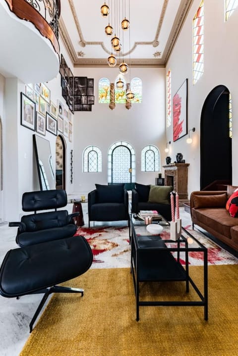 Roma Elite Residence Spacious and Elegant House in Mexico City