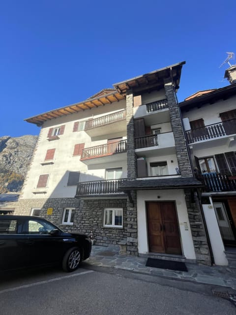 Property building, Parking