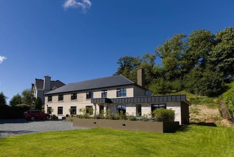 Luxury Eleven Bedroom House Sleeps 23 5-10 mins walk from town Centre House in Killarney