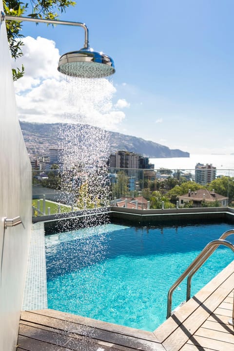 Property building, City view, Pool view, Sea view, Swimming pool