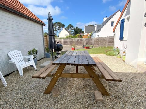 Maison neuve avec WIFI, terrasse, à 700m de la plage à TREGASTEL - Réf 403 Villa in Trégastel